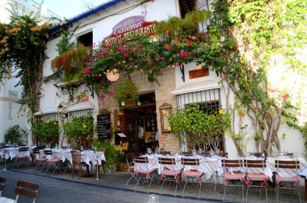 6033_casanis-bistrot_introfull-df295170 embarcaciones lovit charter