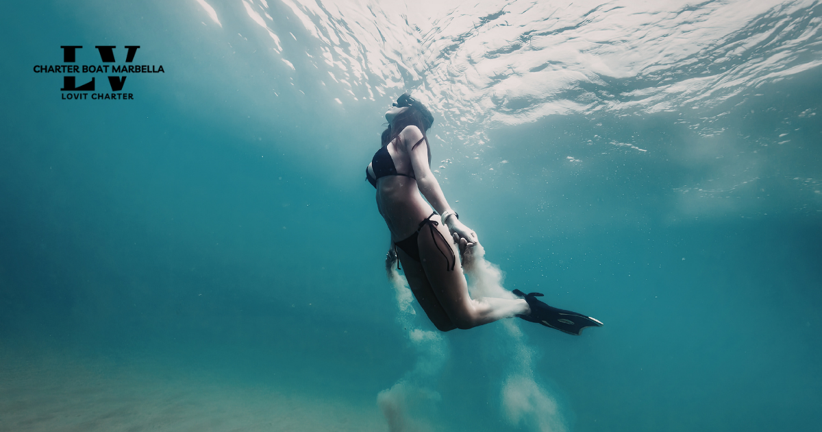 Experiencia de snorkel en Marbella desde un barco privado - Lovit Charter