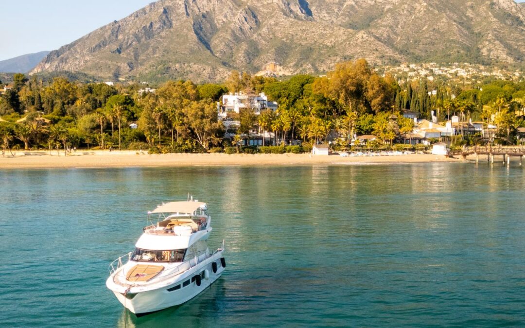 Puente del Pilar en Marbella: 5 planes en barco para exprimir octubre
